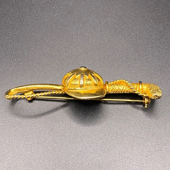Maeve Carr New York GoldTone Equestrian Jockey Riding Crop & Cap Brooch - Picture 9 of 11